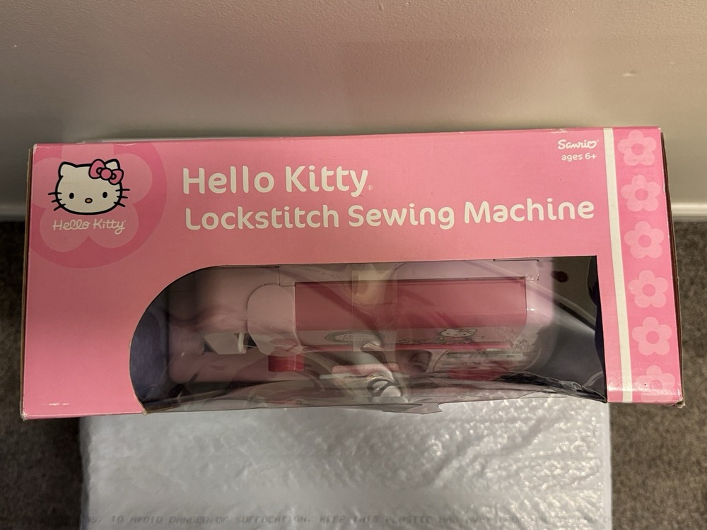 Hello Kitty Lockstitch Sewing Machine