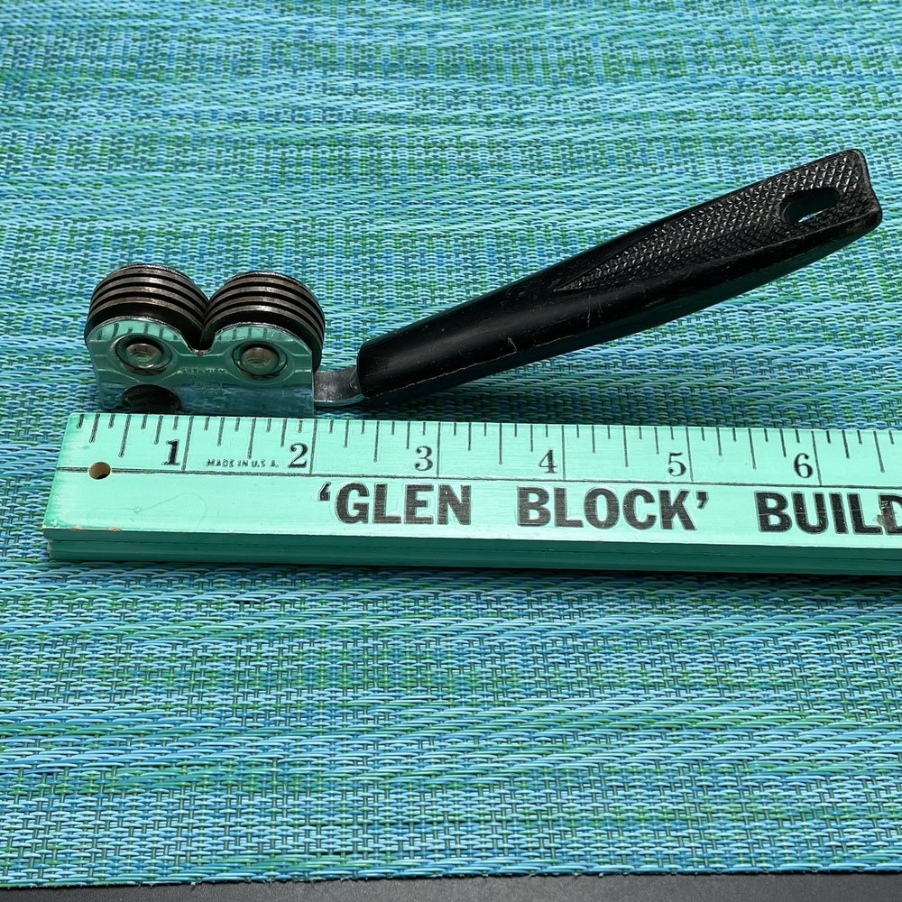 Vtg EKCO Knife Sharpener Pull Thru Chromium Plated Black Corn Cob Handle USA