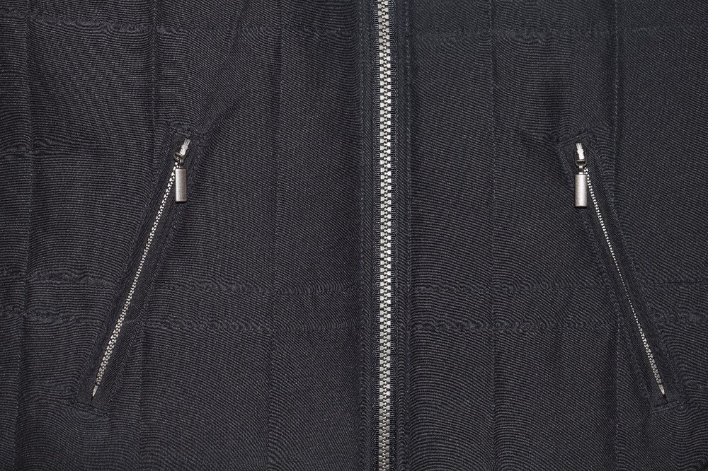 Black coat type vest padded for the winter
