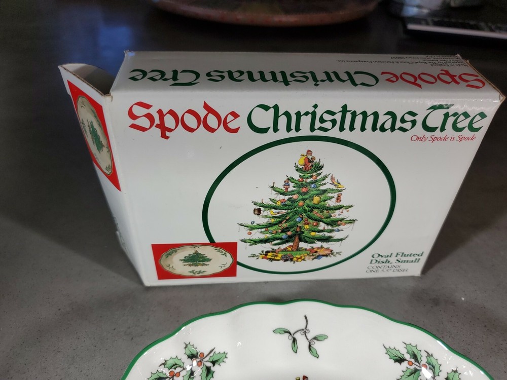 Spode Christmas Tree Dish 5.5" In Box Oval Fluted Small Nice
