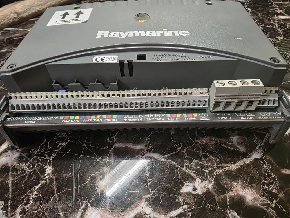 Raymarine (Type 400G) Smart Pilot Autopilot Course Computer E12055 Used