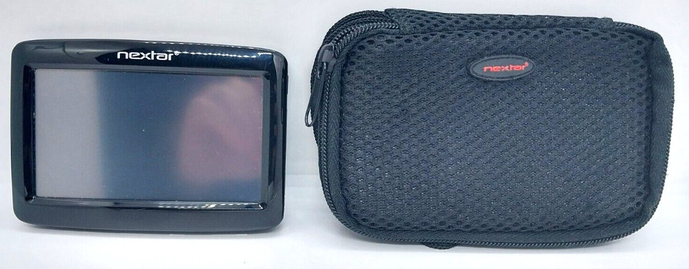 Nextar Q4 Series GPS with Case Bundle