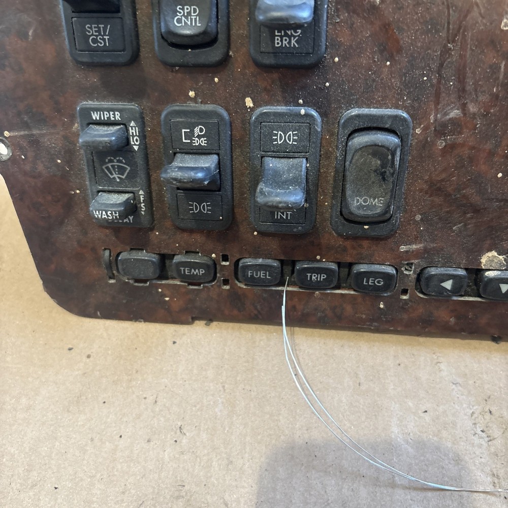Freightliner Columbia Century Dash Switch Panel Missing P/N