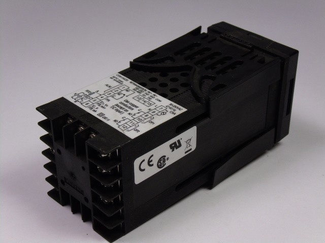 Tempco TEC-9100-4510100 Temperature Controller USED