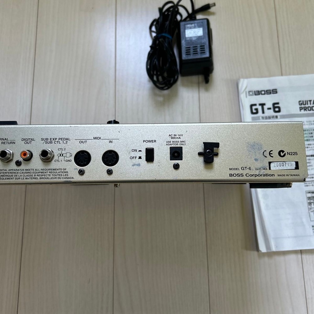 BOSS GT-6 Guitar Multi Effects Processor Pedal Board w/ AC Adapter Tested Japan