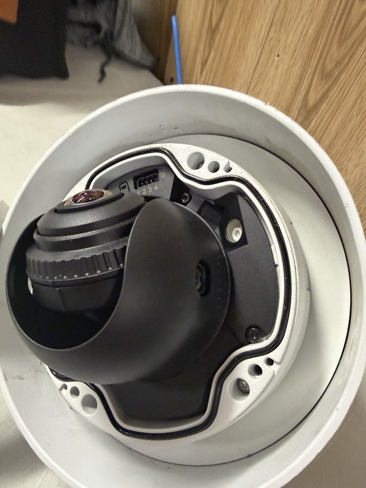 Axis M3026-VE Network Camera POE