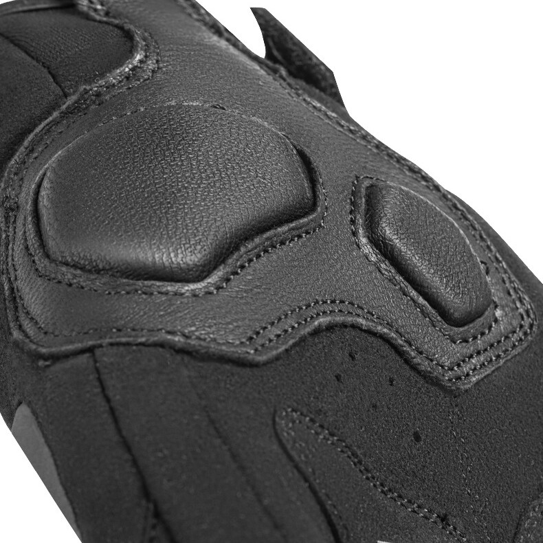 ROCKBROS Leather Motorcycle Gloves with Touchscreen Function and Protectors.