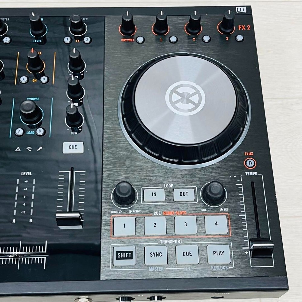 Native Instruments TRAKTOR KONTROL S2 MK2 DJ Controller