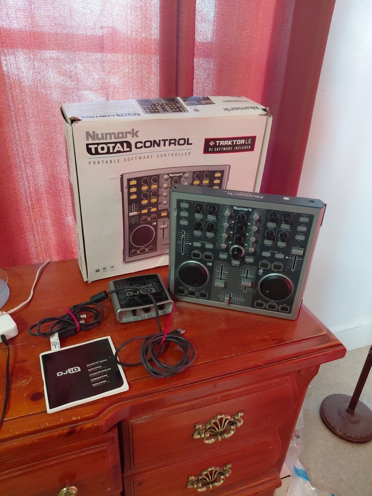 Numark Total Control Dj Controller