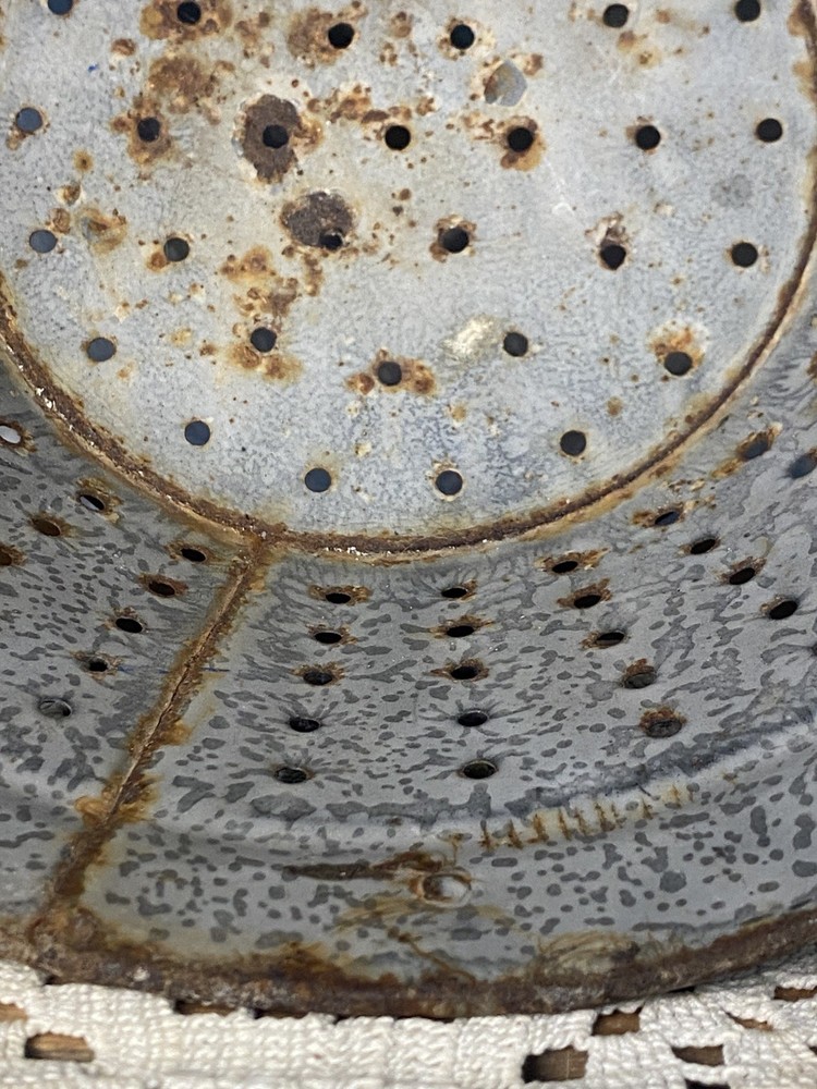 Vtg 10.5" Graniteware Colander Enamelware Strainer Rustic Primitive Farmhouse