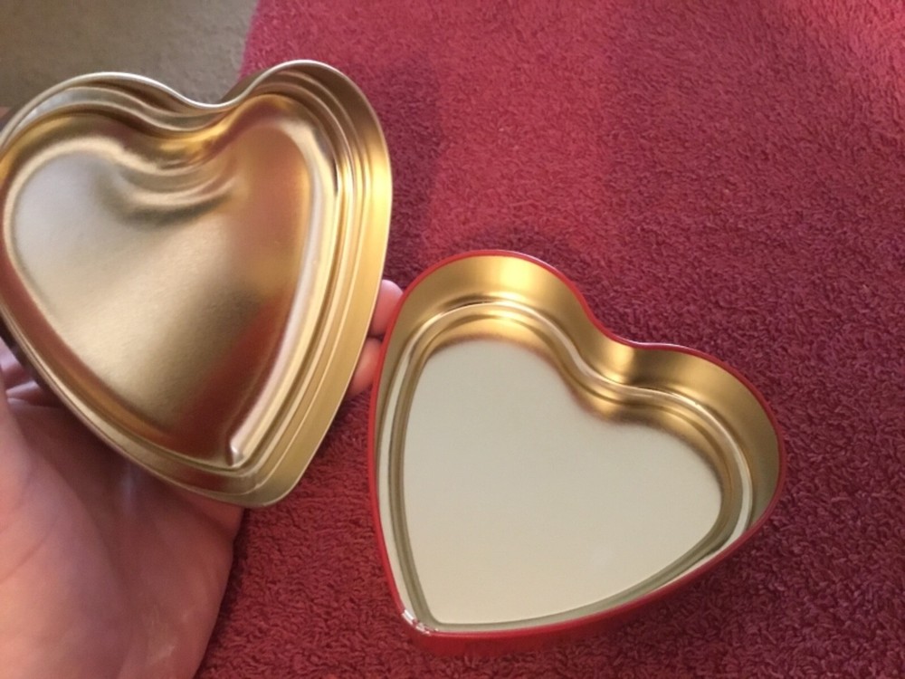 Hershey Chocolates Empty Heart Shaped Tin