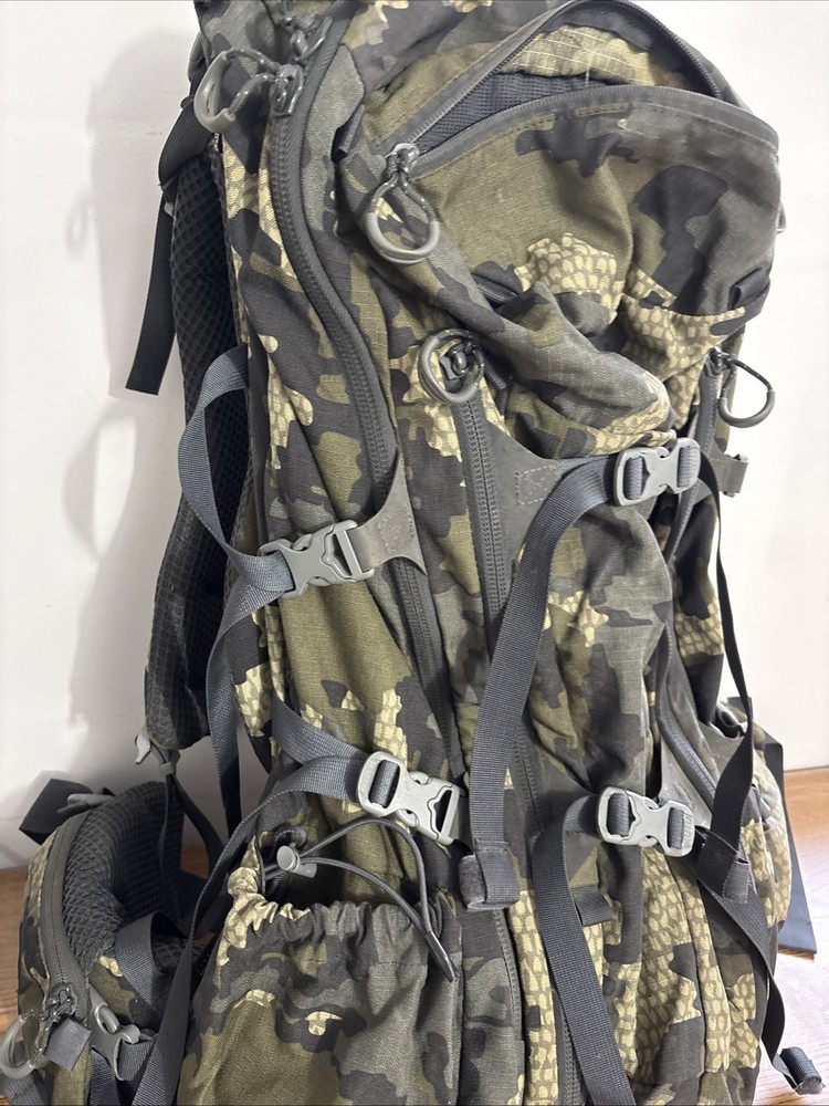 Kuiu Pro 3600 Verde Backpack Lumbar Support Adjustable Straps Carbon Pack Frame