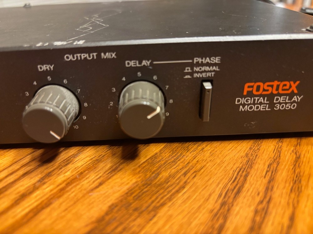 Fostex Model 3050 Digital Delay Effect Processor Rackmount - Vintage