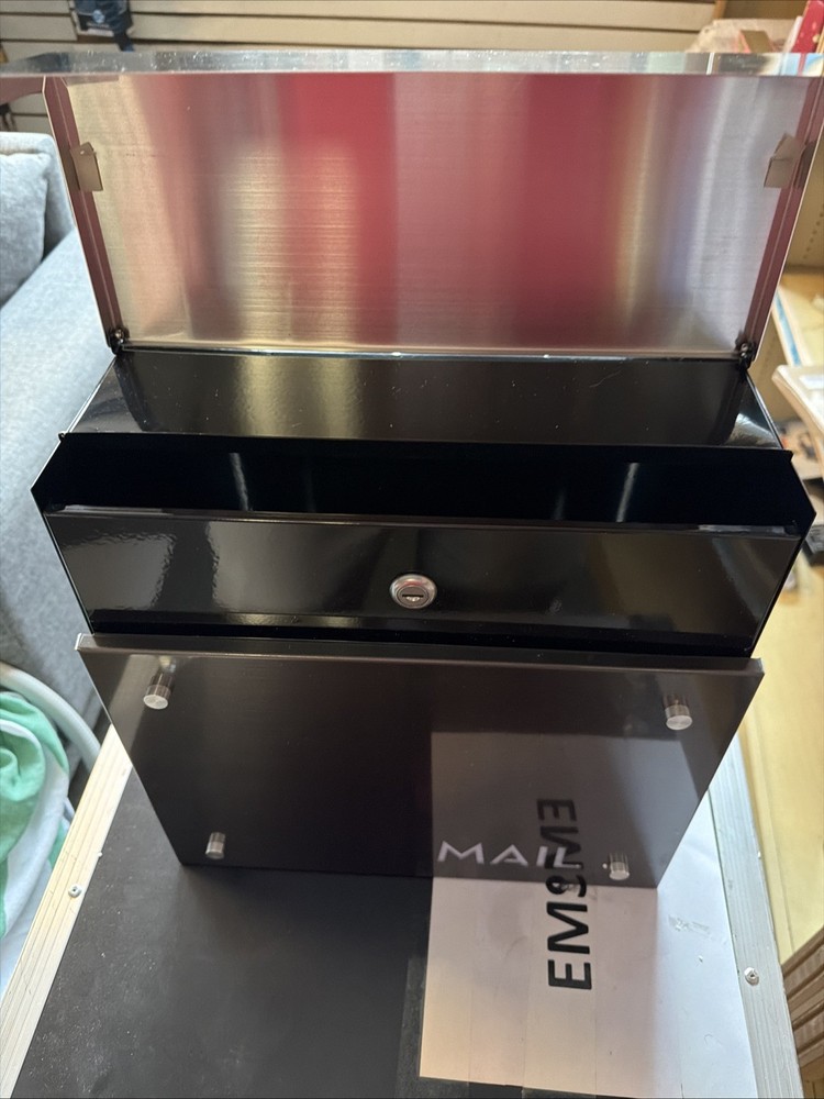 Wall-Mounted Modern Locking Mailbox from Bailey Boxes Enhance Your Home with ...