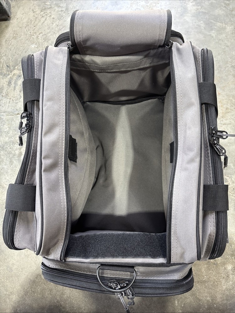 Cabalas 1800 Range Bag, Gray/Black * New W/ Tags*