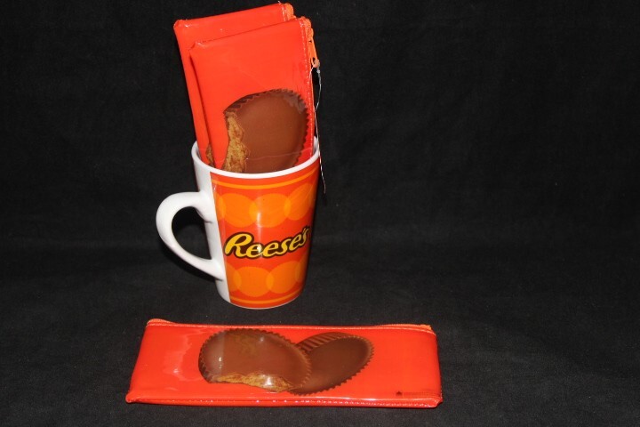 Hershey Reese's Peanut Butter Cup Ceramic Tea Coffee Mug Cup Soft Zip Cases