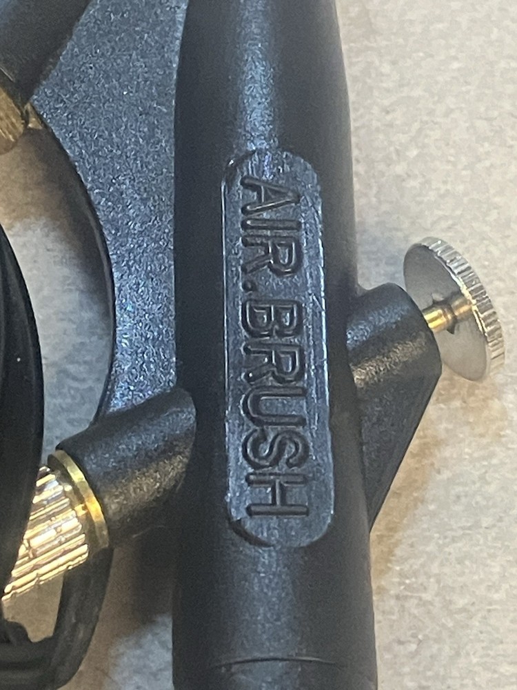 Single action siphon-feed airbrush kit