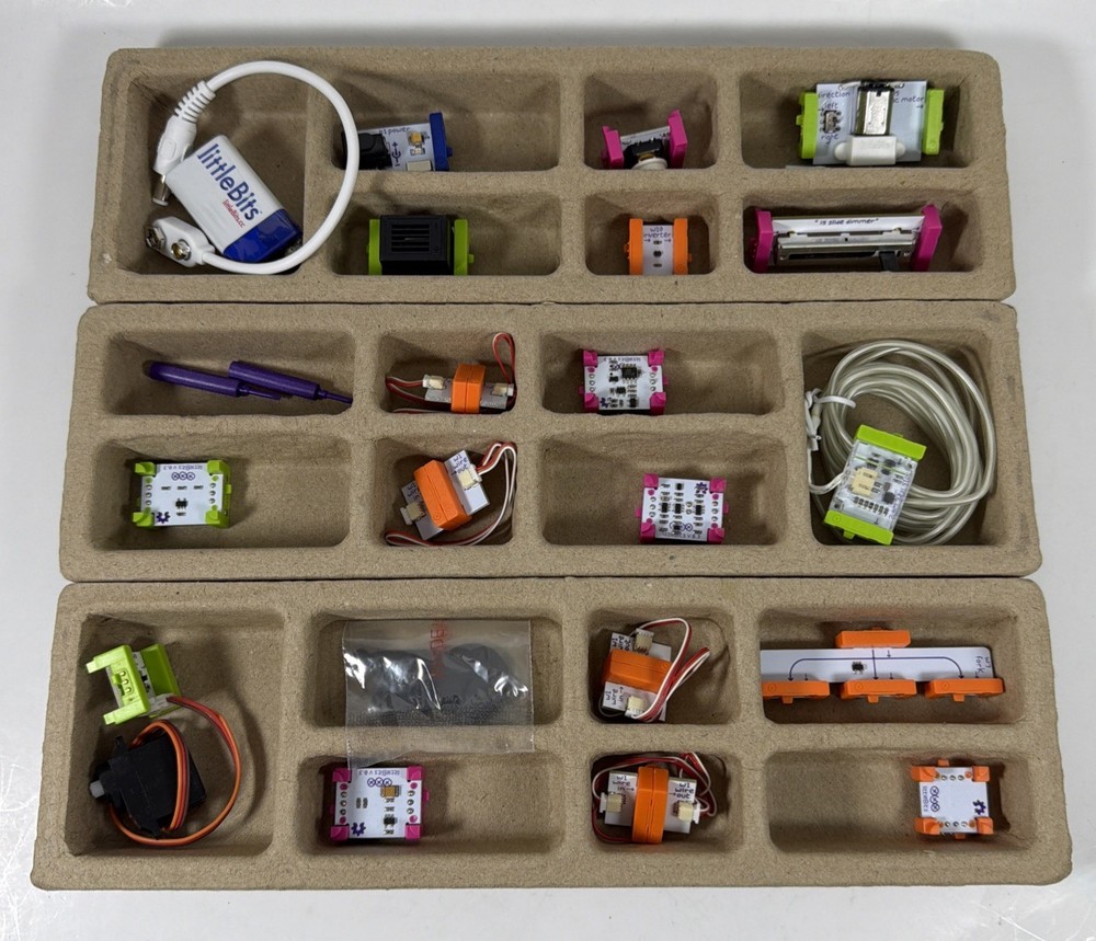 Little Bits stem Electronic Magnetic Circuit Deluxe Kit 18-Bits - Open Box