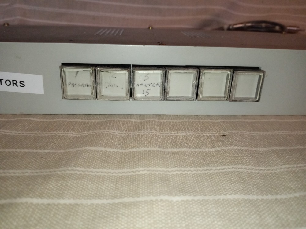 Vintage Dynair Electronics model VS-6D 6-Input Video Rackmount Switch