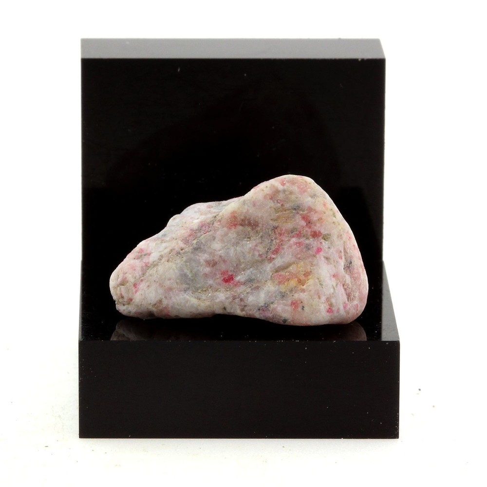 Marble. 28.49 Ct. Lanark, Ontario, Canada.