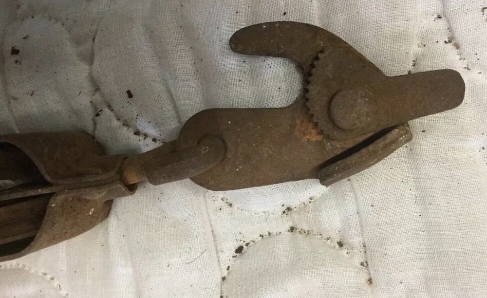 Primitive Metal Double Pulley