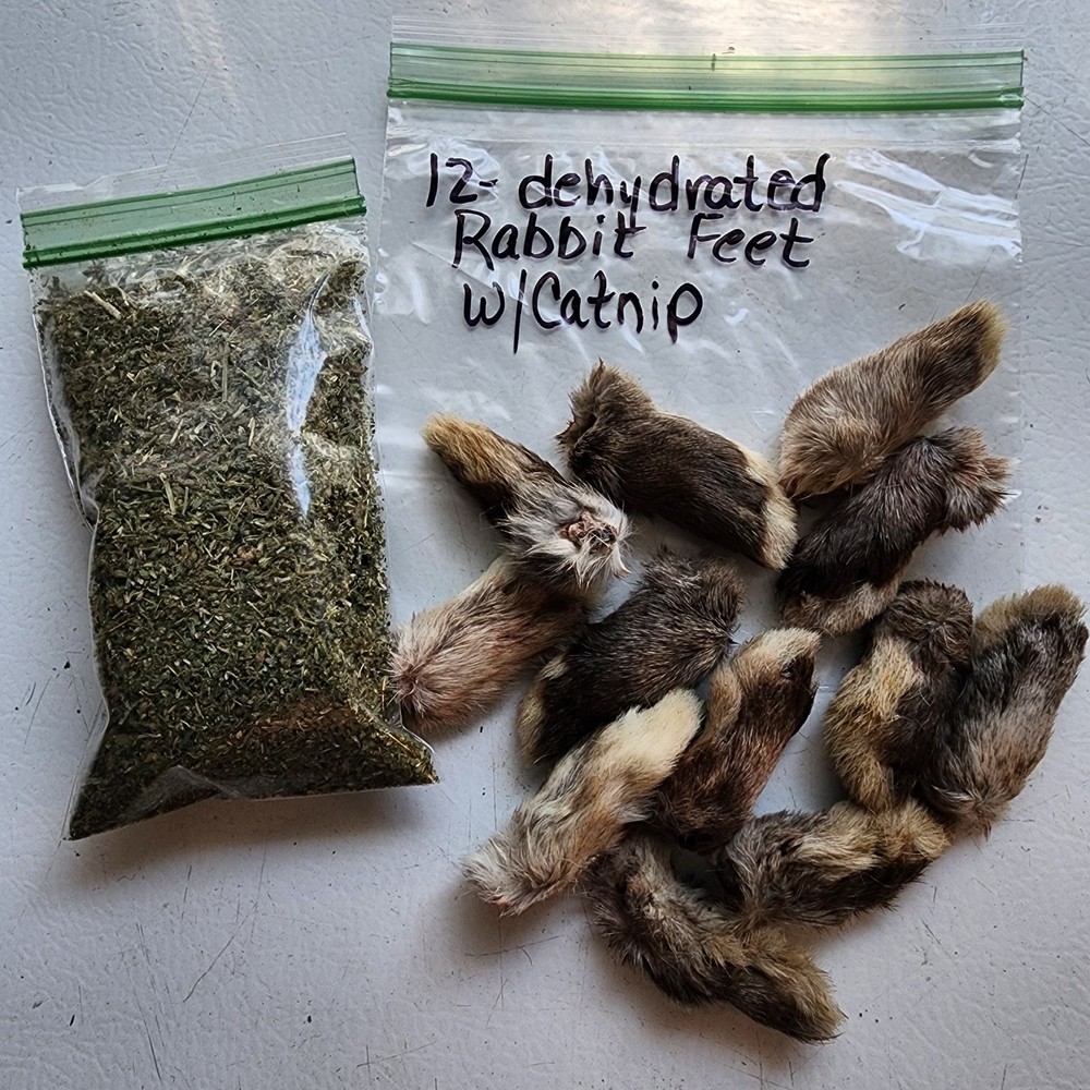 12-Dehydrated Front Rabbit Paws w/Catnip