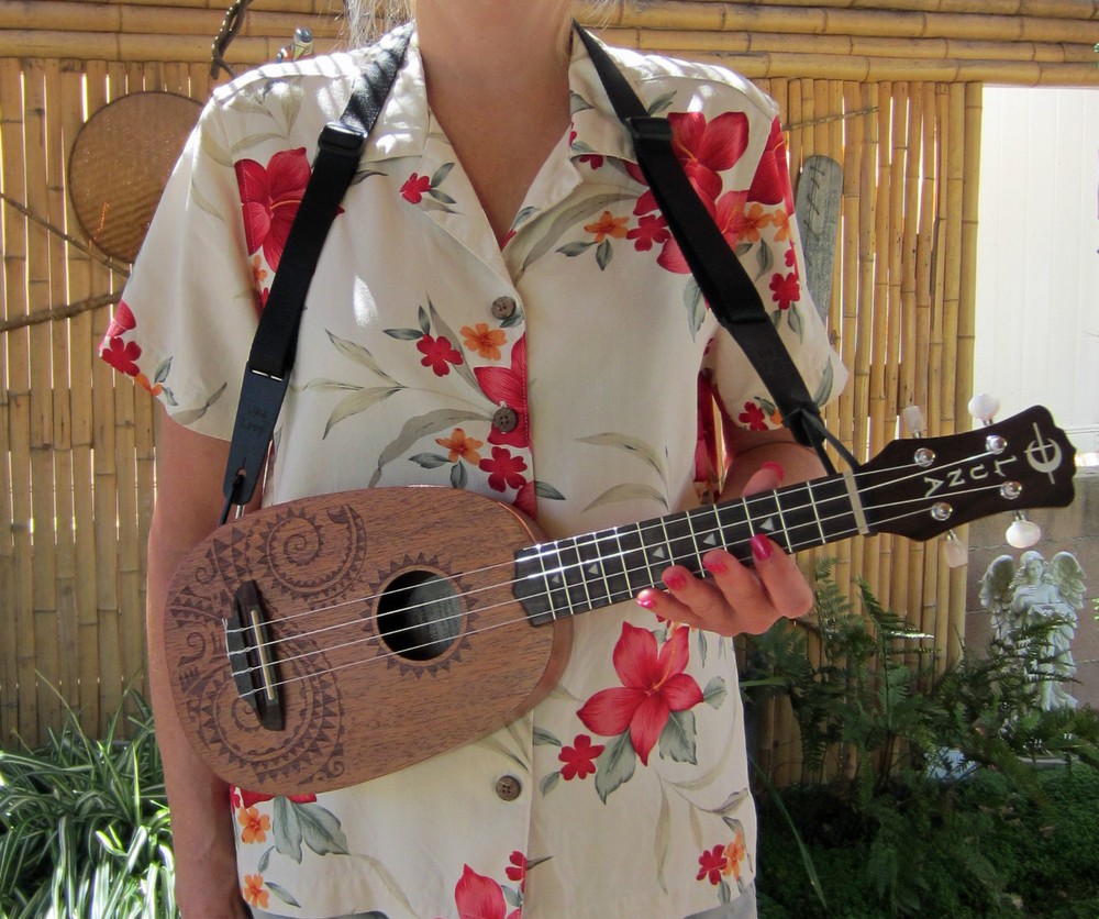 UkeLoop Strap System Hands Free. Two additional support plates, included!