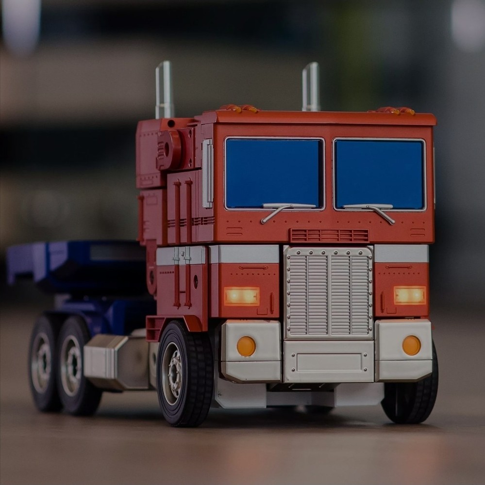 Robosen Transformers Flagship Optimus Prime