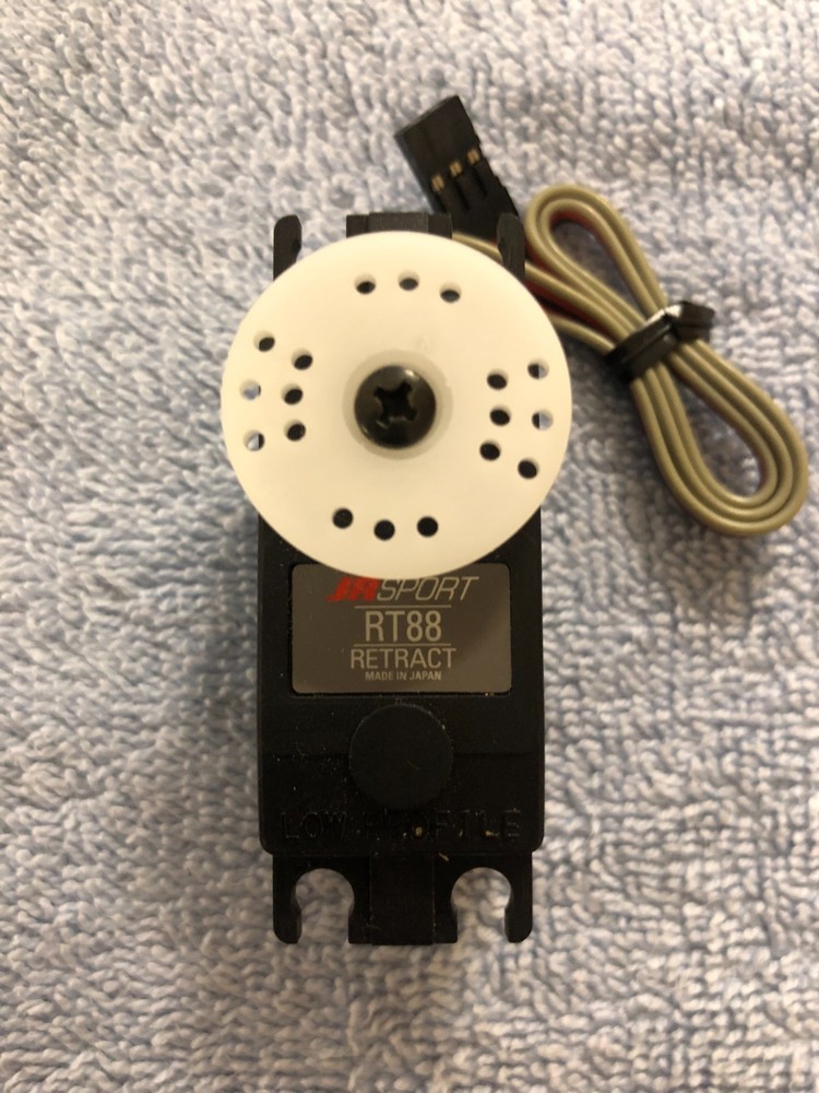 JR RT88 - Retract Servo