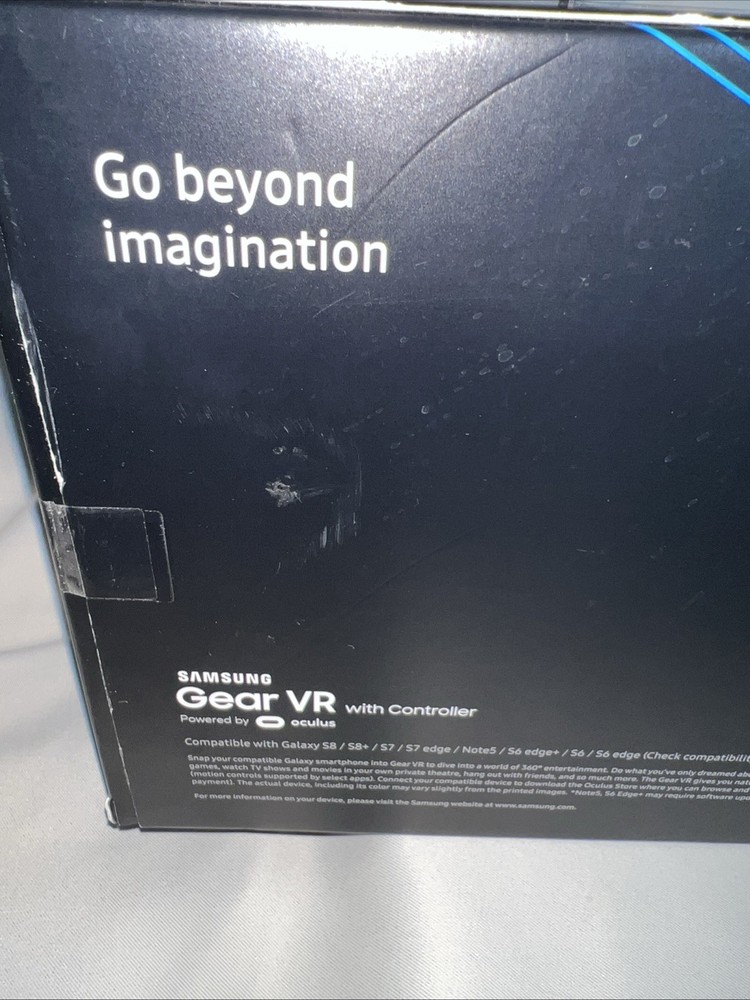 Samsung Gear VR with Controller Black Powered by oculus