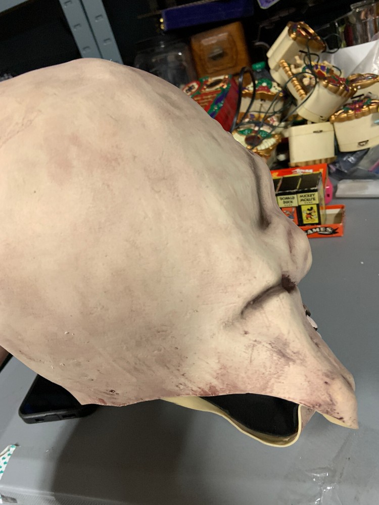 Halloween Skull mask with Light up Eyes
