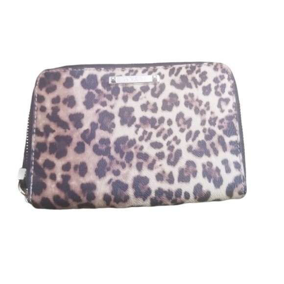 Stella & Dot leopard animal print wristlet wallet