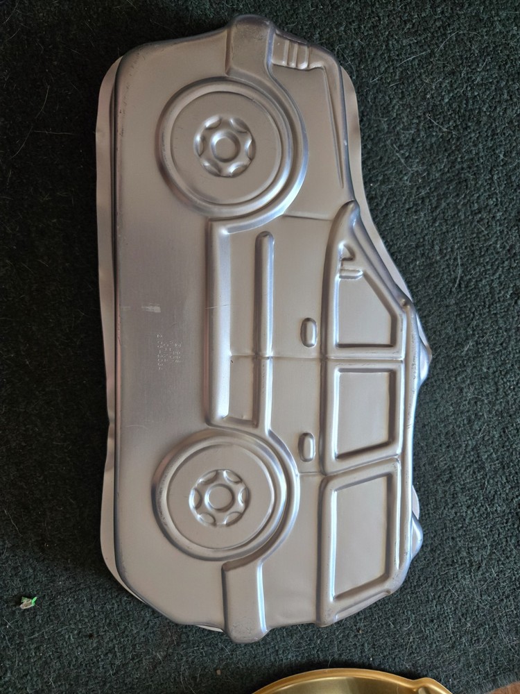 wilton vintage character cake pans