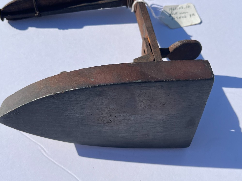 Antique Flat Iron Sad