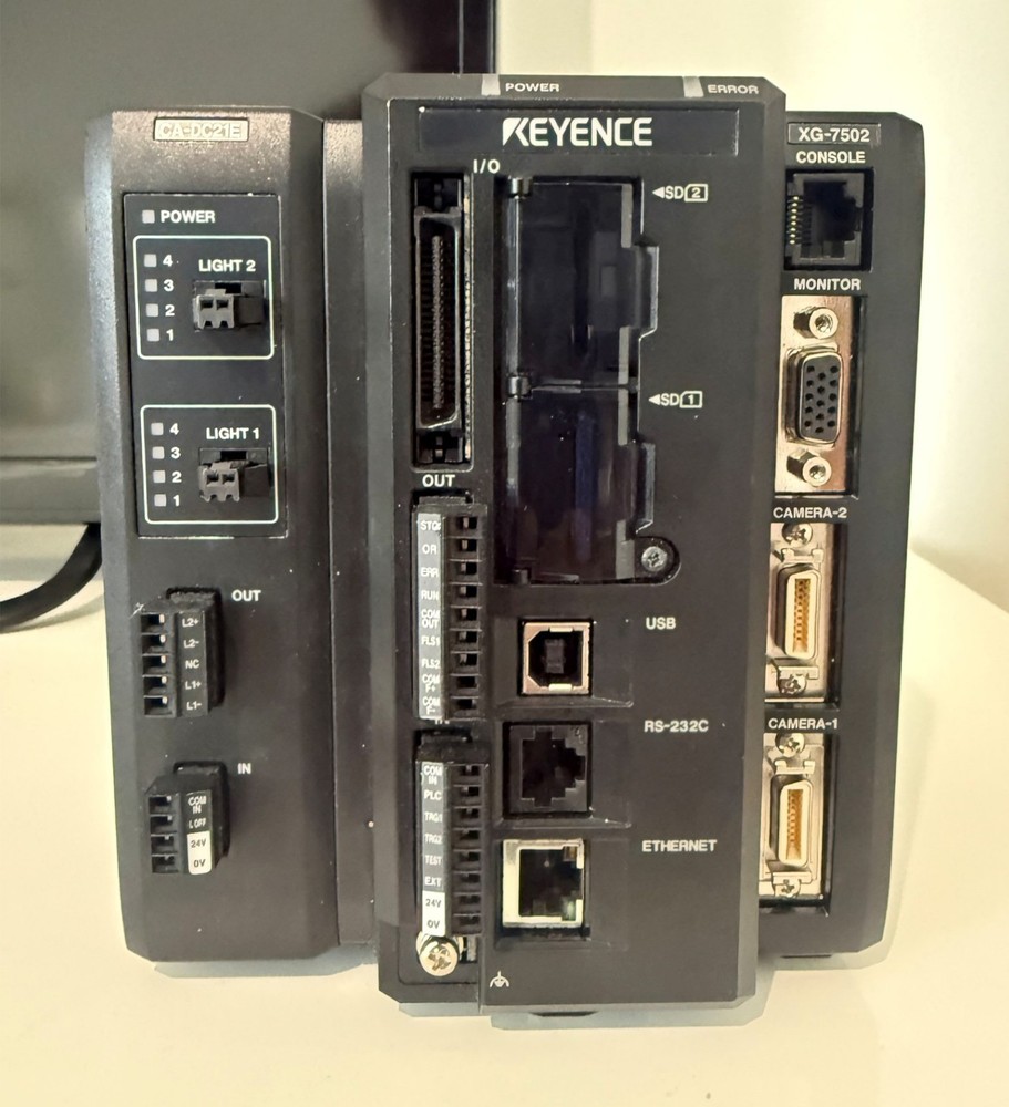 KEYENCE XG -7000 Series with CA-DC21E and XG-7502 Multi-Camera Image System