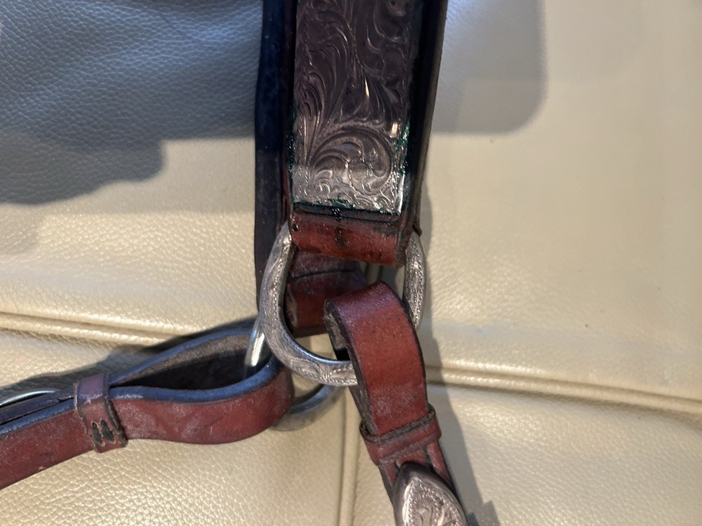 Tool silver and leather Equestrian breast collar