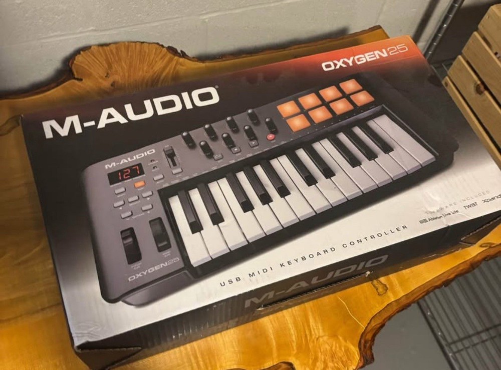 M-Audio Oxygen 25 Keyboard
