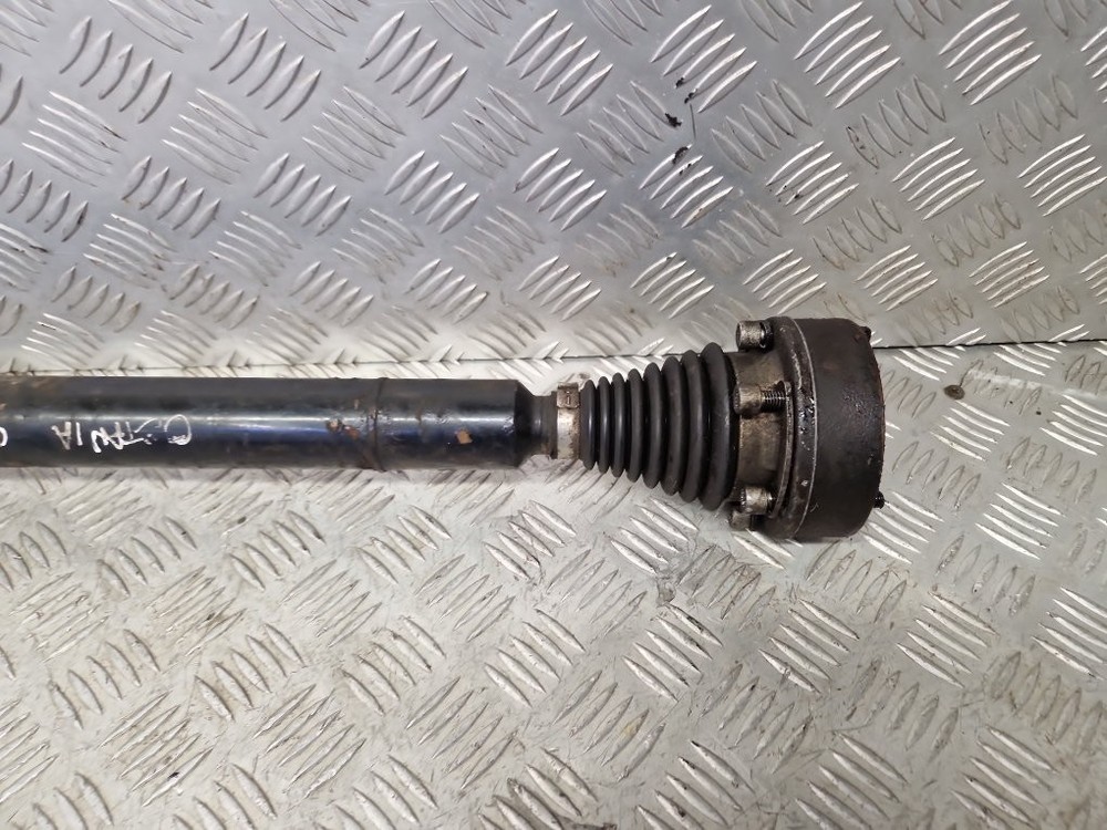 SKODA OCTAVIA DRIVESHAFT DRIVER SIDE 1.6 TDI 2017