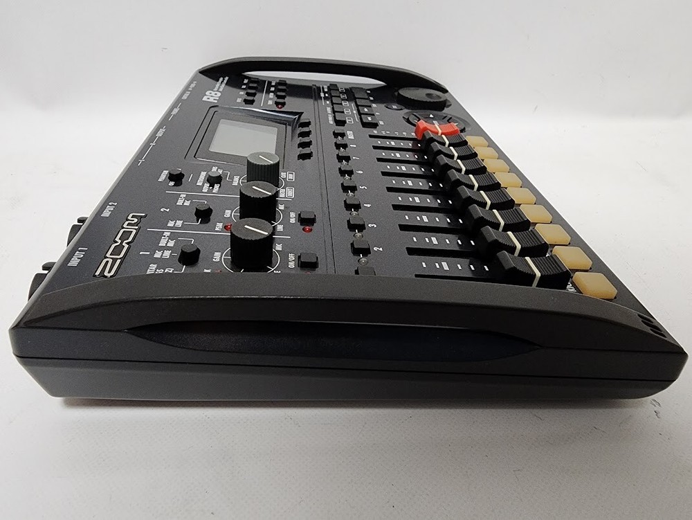 ZOOM R8 Multitrack 8 Track Digital Recorder Sampler