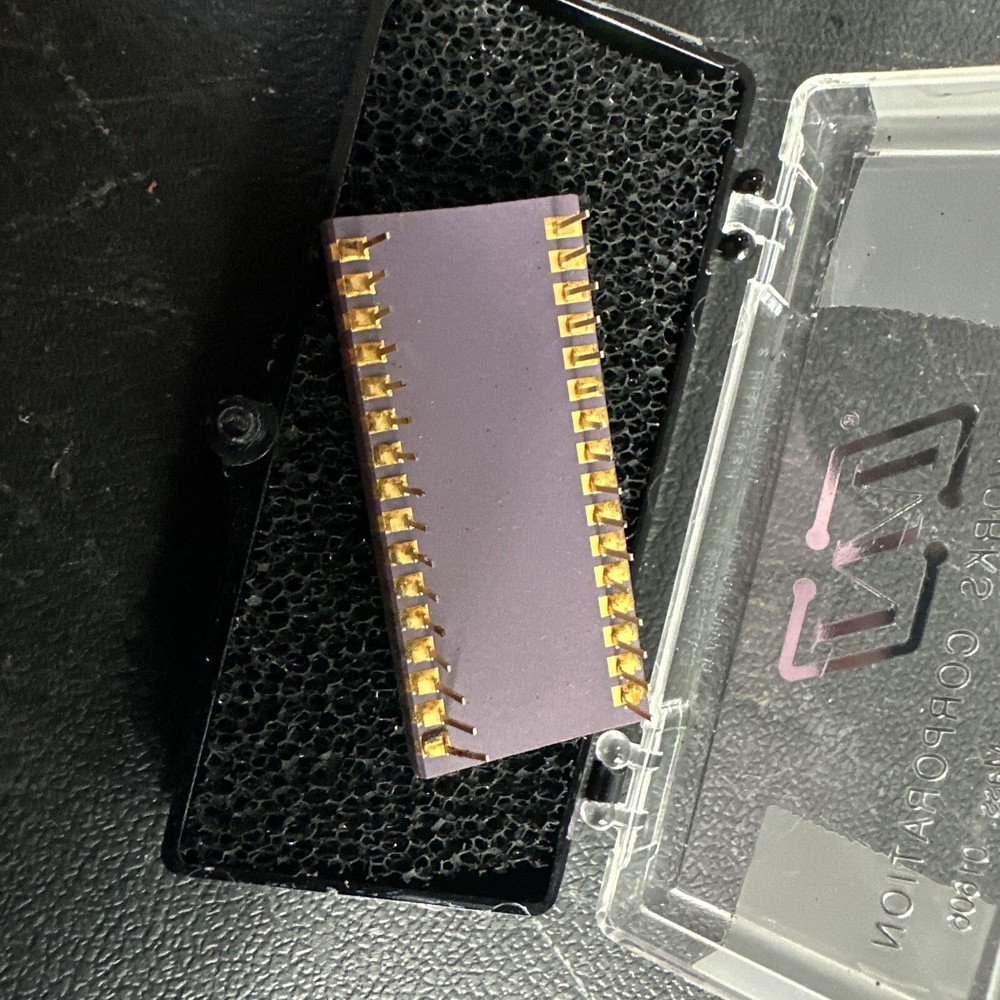 MN7130 7835 Multiplexed Sample/Hold Amplifier
