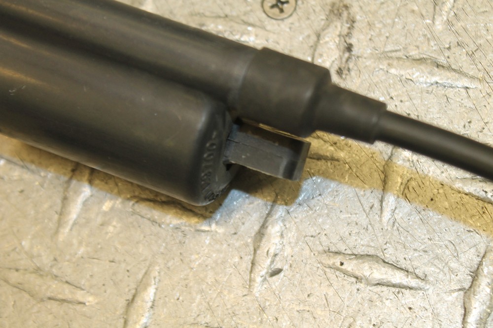 1997 SUZUKI TL1000S IGNITION COIL SPARK PLUG CAP