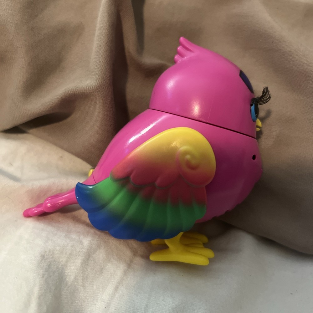 Little Live Pets Lil' Bird Flutter Tail 3.5" Interactive Toy C7