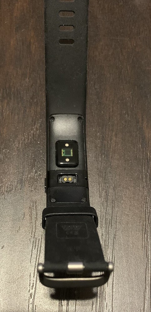 FITBIT 405 Black Activity Tracker Size Small X 2 Only 1 Charger