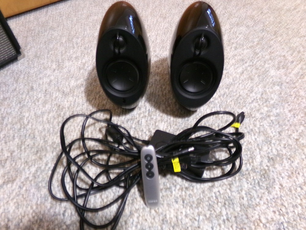 Edifier Model E25 Luna Eclipse Powered Computer Speakers - Excellent Sound