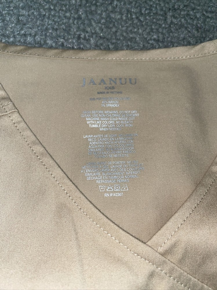 JAANUU Scrub Top and Bottom Set Size XXS