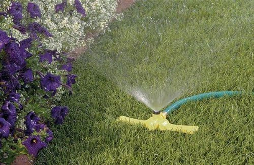 3 Pack Medium Coverage Port-A-Rain Yard Watering Sprinkler