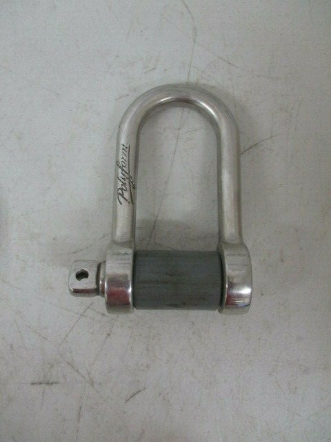 Polyform Shackle with 1-1/4" Insert #51