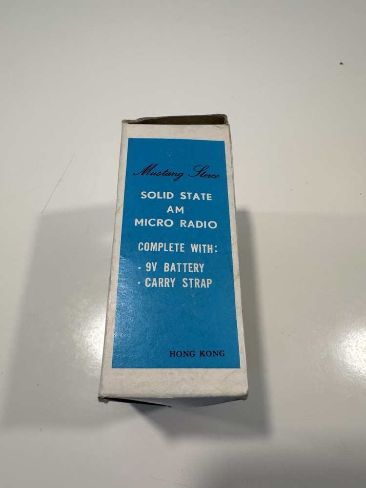 VINTAGE *NEW* MUSTANG AM Micro Solid State Transistor Radio