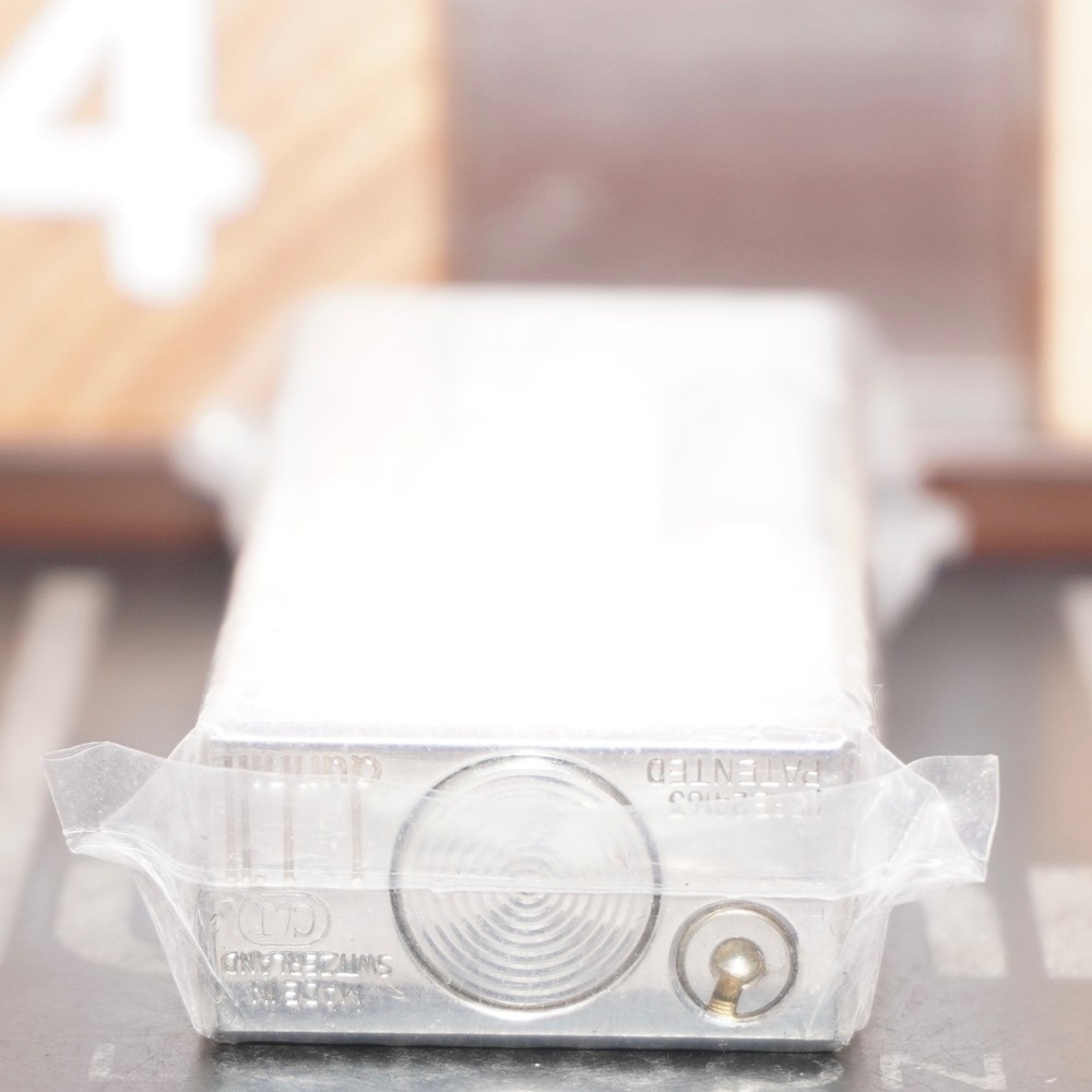 Brand New Sealed_Dunhill Lighter Silver Bark Pattern