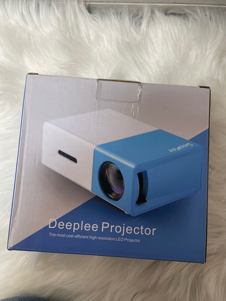 DeepLee DP300 LED Mini Projector Blue Variant Tested
